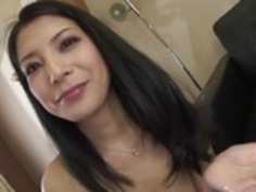 ベーブはちょうどハードコックを吸う前に彼女の猫をからかっ大好き