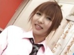 相崎琴音が汲み上げ取得する前に大きなペニスを吹きます