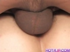 相沢桃はなめと野菜で犯さ陰部を剃られています