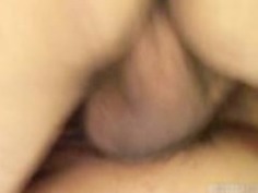 ゆうな榎本は三男性パート2を再生します