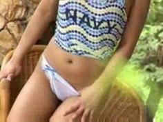 あなたのための角質アジアの十代の指彼女自身