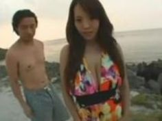 【Hitomi青姦】巨乳で爆乳でパイパンでJカップの、Hitomiの青姦フェラプレイがエロい。