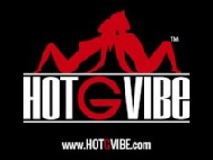 マッサージテーブルの上にアジアの潮吹き