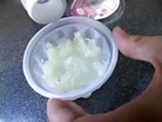 日本の女の子は、凍結精子を食べます