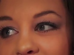 シックスoldmenポーカープレイヤーは、賭けのために21小さなをgangabang