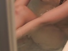 毛深いニャンニャン取得の唇は、最大の喜びのために剃りました