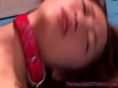 日本の十代のアンジュサナは、古い男の奴隷であります