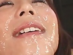 春咲あずみが全裸で複数の男たちに大量のザーメンを顔射され ...