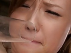 彼女は彼女の中にあるものを2ハードロックコックに抵抗することはできません