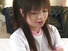 イノセントかわいいティーンは、痴漢を吹く