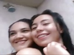 シャワーインドネシアの女