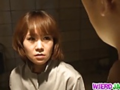 オフィサーによって剥離ゴージャスな熟女