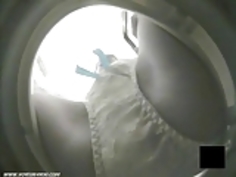 トイレルームでヘアリープッシーオナニー