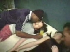 日本のOL 1をレイプ