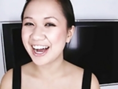 悪いというかわいいアジアの女の子