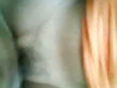 楽しみを持ってアジアの十代のカップル