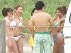 マジックミラー号　淫乱痴女が逆ナンパしてM男の精液搾りとっちゃうぞｗ