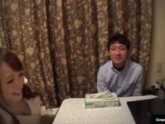 【白石茉莉奈イチャイチャ】裸エプロンで巨乳の奥様人妻の、白石茉莉奈のイチャイチャ訪問プレイエロ動画！！