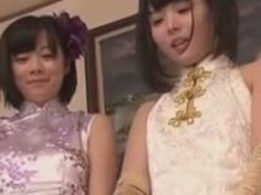 【なごみ】ロリ少女たちがサテンの手袋はめたまま手ヌキ抜き