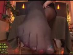 【三上悠亜足コキ】パンストで巨乳の淫乱痴女の、三上悠亜の足コキ素股手ヌキエステM男尻コキプレイエロ動画。