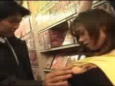 【楠真由美露出】五十路で巨乳の熟女の、楠真由美の露出プレイがエロい！！