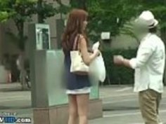 日本の無作法な十代は見知らぬ人にフェラチオをする - その他のElitejavhd.com