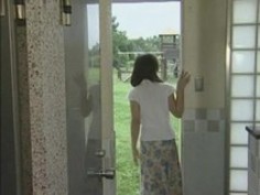 【ヘンリー塚本】浮気をした夫への仕返しで不倫を始めた熟女妻。ファックする場所は公衆便所！