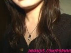 日本の熟女里穂松岡は、2つのツールを取得します