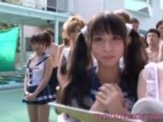 ラッキー男をgangbangingコスチューム日本人ティーン