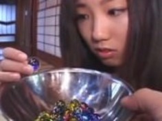 字幕日本CMNF女子高生の大理石の遊び