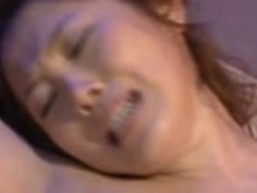 麻美小川は巨大なカニによって犯されます