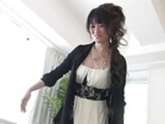 日本の売春婦リック、吸うと指男の道具とお尻