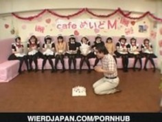 高温多湿のメイドのためのラフな快楽