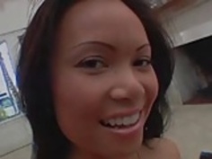 ホットアジアの痴女ニース手コキ濃厚な白色サラミ