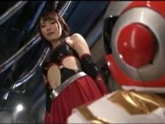 邪悪な女戦士の侮辱ヒーロー