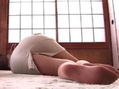 【浅倉彩音】ムチムチパンパンなパンストスーツ熟女が年下旦那と安アパートに入居そうそうセックスおっぱじめる話