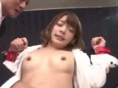 無理にフェラをさせられ悶絶する美人娘【麻里梨夏】そして女の潮吹き