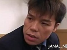 タイトな日本人の母親、私は約2人の男性が大まかに肛門性交したい