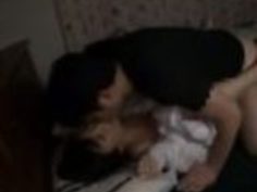 【大槻ひびき】キレイな彼女が彼氏の真横で夜這いされ、声を押し殺しながら寝取られSEX