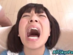 【尾上若葉】清純系美人が男のおしっこを飲尿チャレンジした結果www