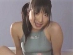 スイマーの”由愛可奈”から競泳水着を着たままの素股プレイ