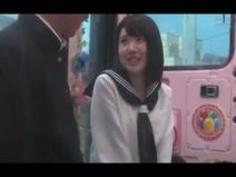 「ど、どうしようか…」賞金を受け取ってしまったちっぱいJKが恥ずかしがりながら赤面パコ