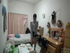 変態男にねっとり犯されてまんざらでもないむっつりスケベ美少女