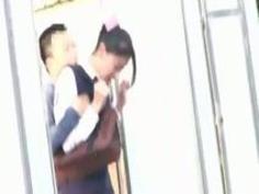 痴漢されて気持ちよくなっちゃったJKを連れ出して中出し