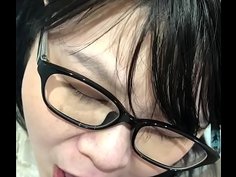 大好きな彼氏のためにトイレで他人棒フェラ②