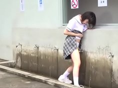 媚薬で濡れた女子校生