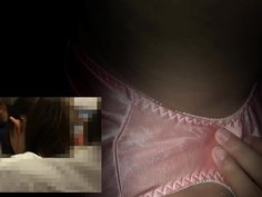 中学生に痴漢する変態男