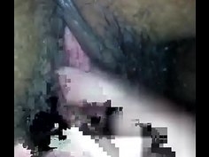 個人撮影　人妻のまんこをいじる