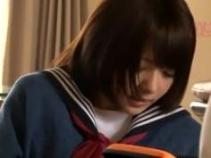 親が向こう側にいるのにコタツの中で妹と性交する鬼畜兄