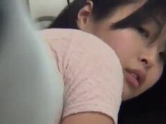 水道業者に対してパンチラってレベルじゃない誘惑を仕掛ける人妻ｗ